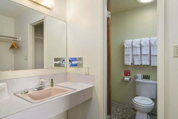 Room 75 of 128