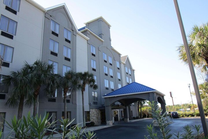 Country Inn & Suites by Radisson Murrells Inlet, SC