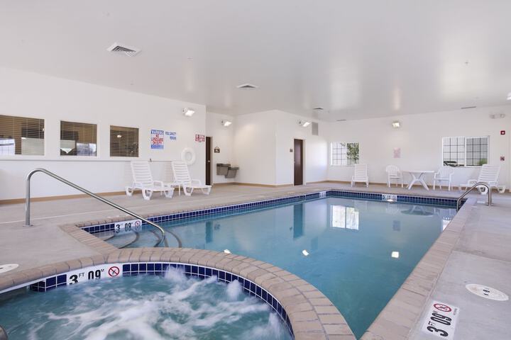 Pool 4 of 23