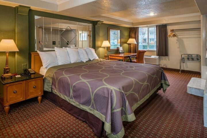 Room 4 of 23