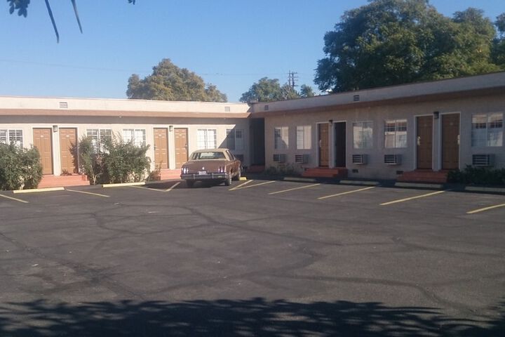 Budget Inn
