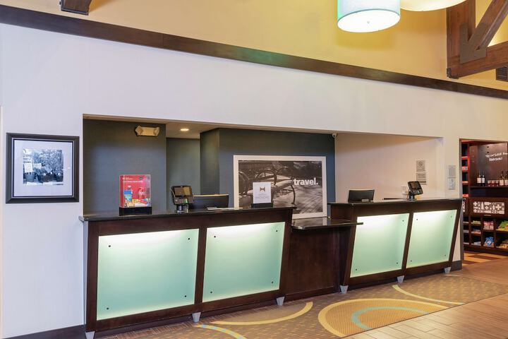 Hampton Inn & Suites Cleveland-Airport / Middleburg Heights
