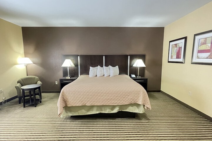 Room 9 of 29