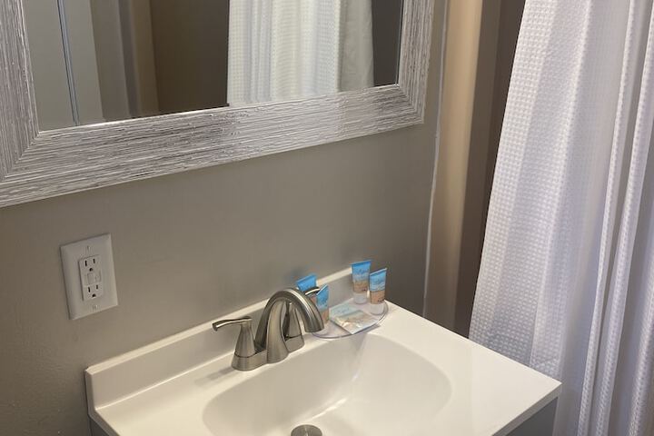 Room 32 of 71