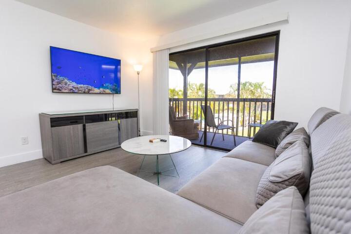 Bass & Sun Condominium 2 / 2 Bedroom