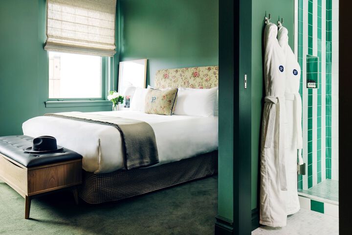 Room 30 of 59