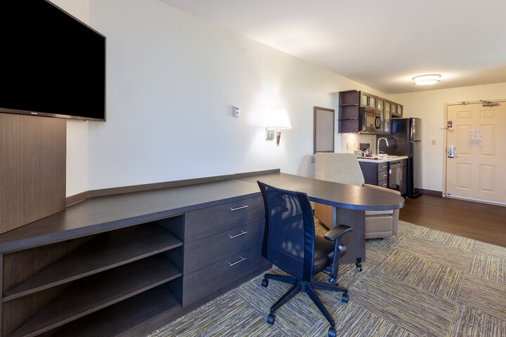 Room 15 of 32
