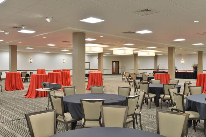 The Lismore Eau Claire - a DoubleTree by Hilton