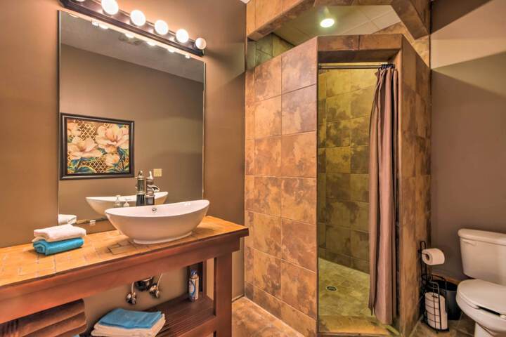 Tryon House w / Hot Tub - Near Equestrian Centers!