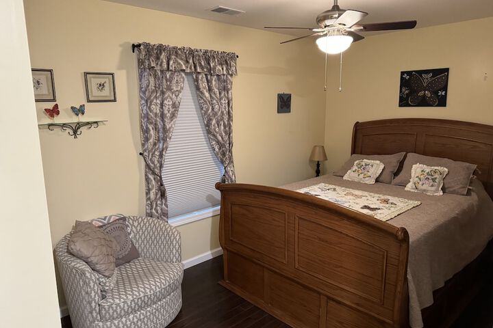 Room 8 of 16