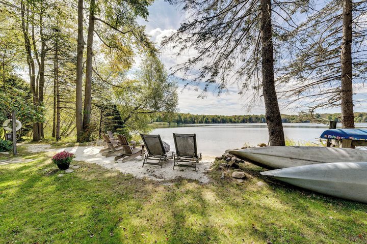 Luxe Poconos Pines Home w / Beach + Amenities!