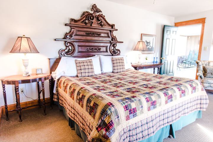 Roanoke Island Inn
