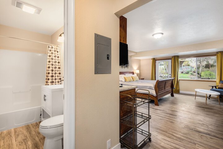 Room 310 of 399