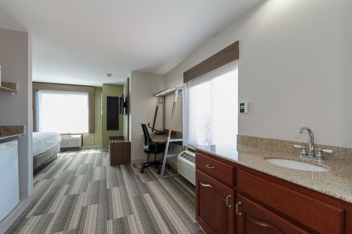 Holiday Inn Express Hotel & Suites South Bend by IHG