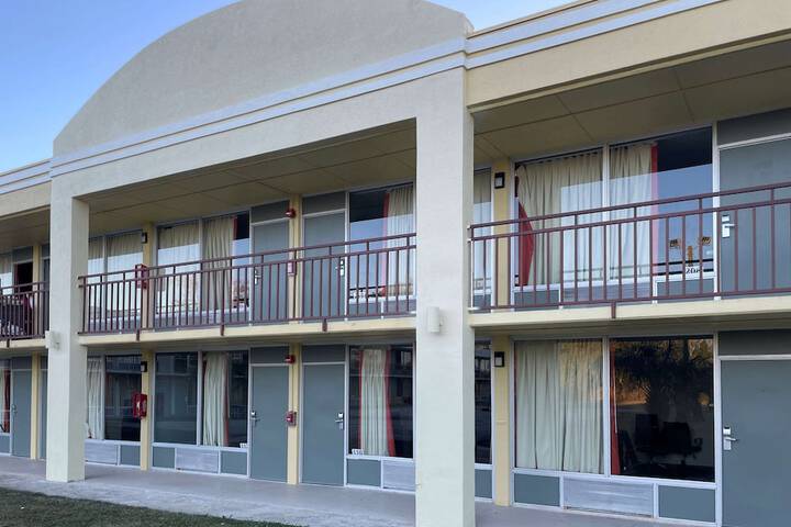 Hotel 7 of 44