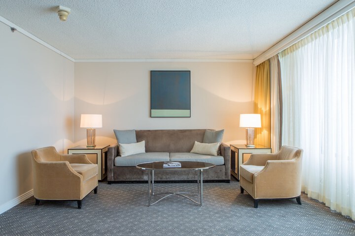 Room 45 of 76