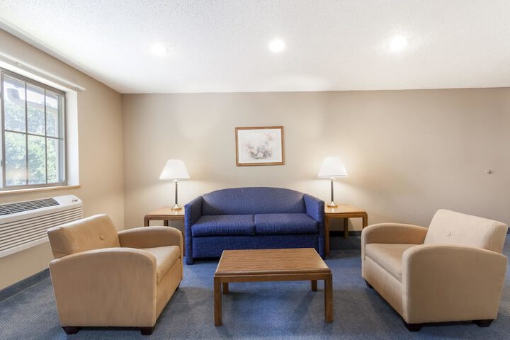 Room 11 of 32