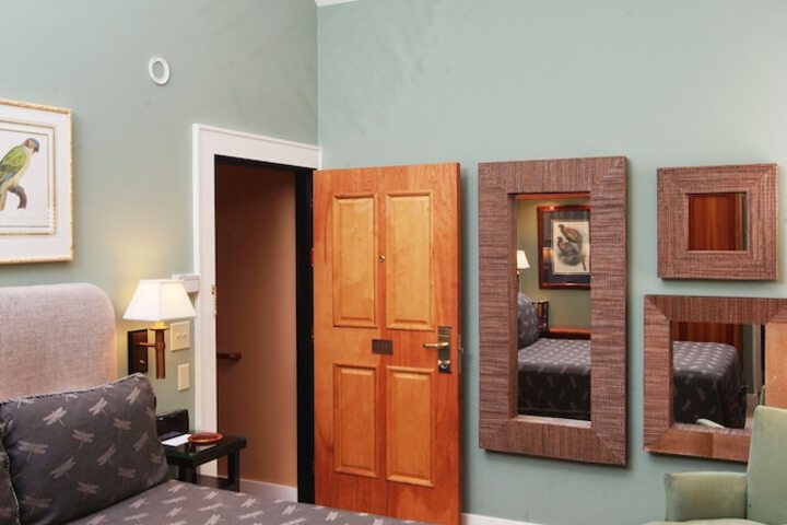 Room 32 of 79