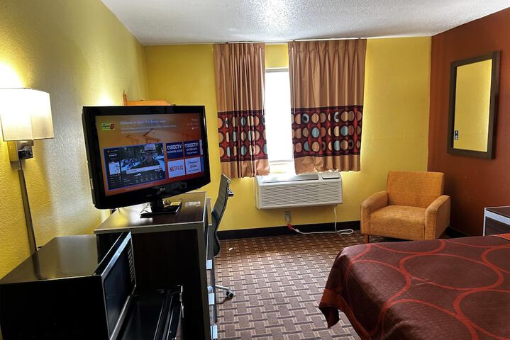 Super 8 by Wyndham Boone