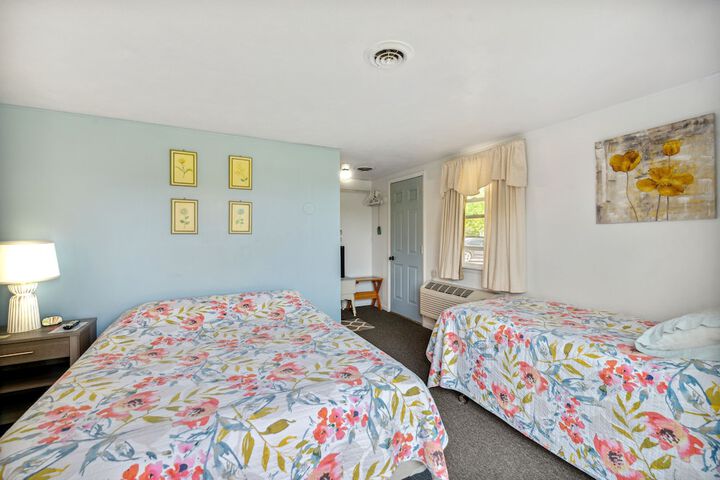 Room 13 of 22