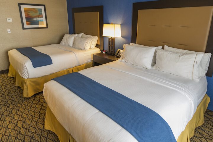 Holiday Inn Express & Suites Thunder Bay by IHG