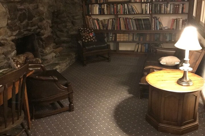 Summit Lodge