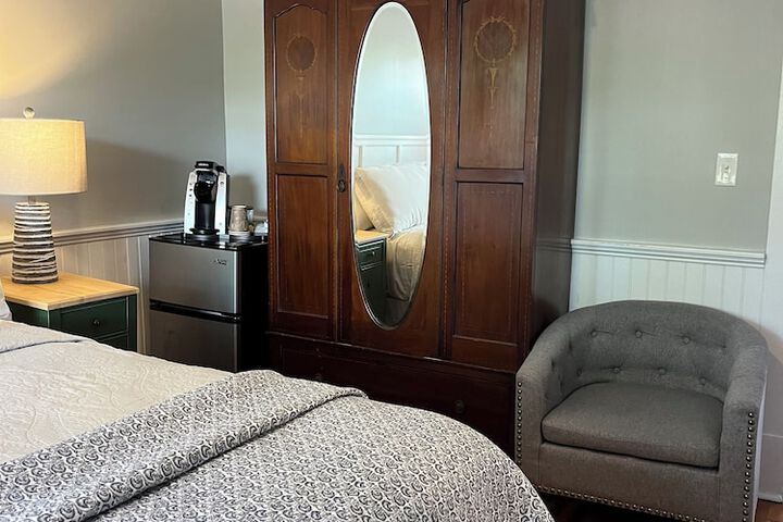 Room 54 of 64