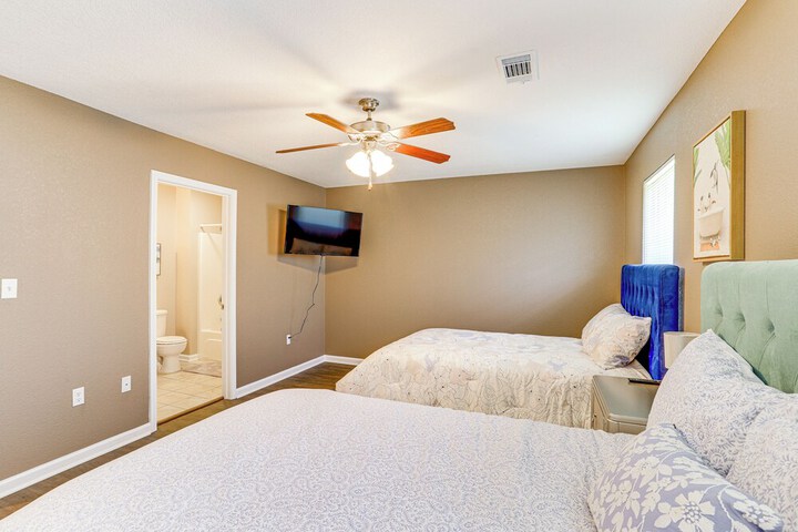 Quaint Pocahontas Townhome Central Location!