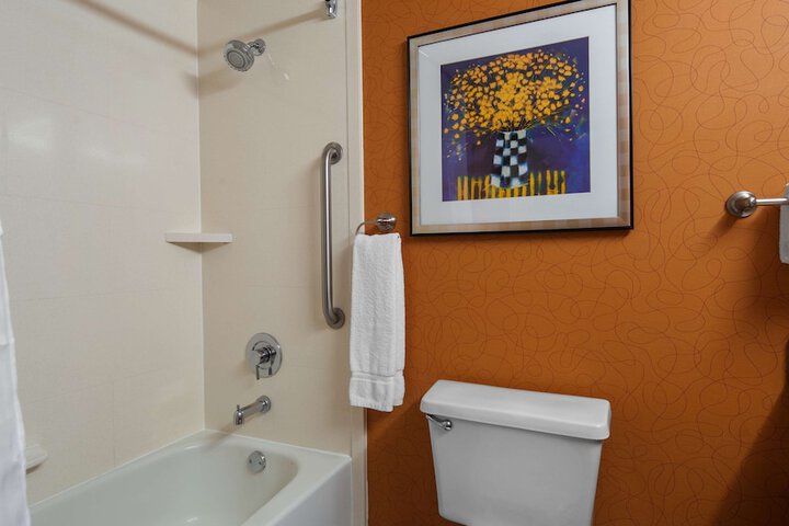 Room 23 of 40