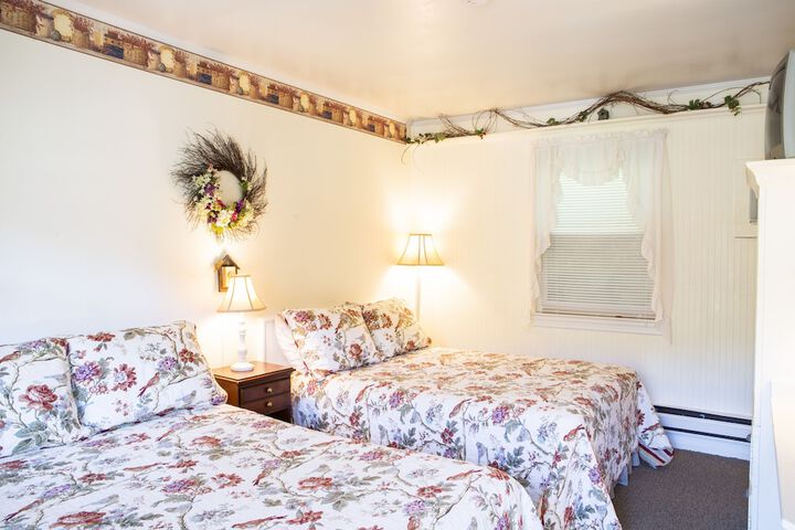 The Chimney Rock Inn & Cottages