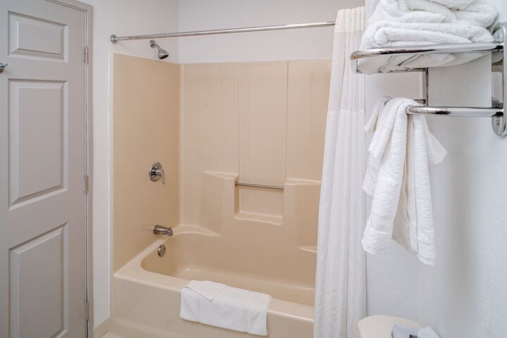 Room 32 of 42