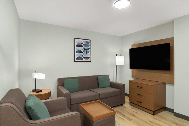 Wingate Suites by Wyndham Mansfield