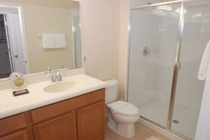 226SW Scaton 3 Br Villa by RedAwning