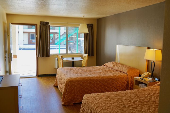 Room 8 of 32
