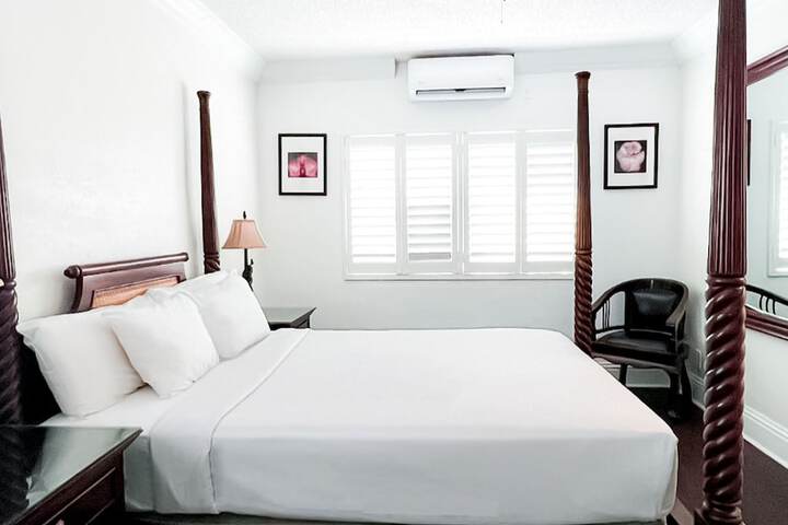 Room 22 of 37