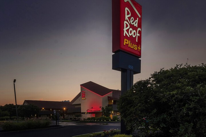 Red Roof Inn PLUS+ Boston - Framingham