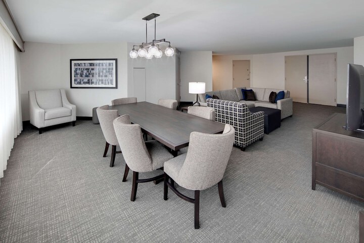 Embassy Suites by Hilton Detroit Troy Auburn Hills