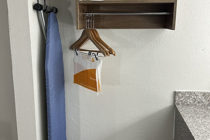 Room 40 of 48