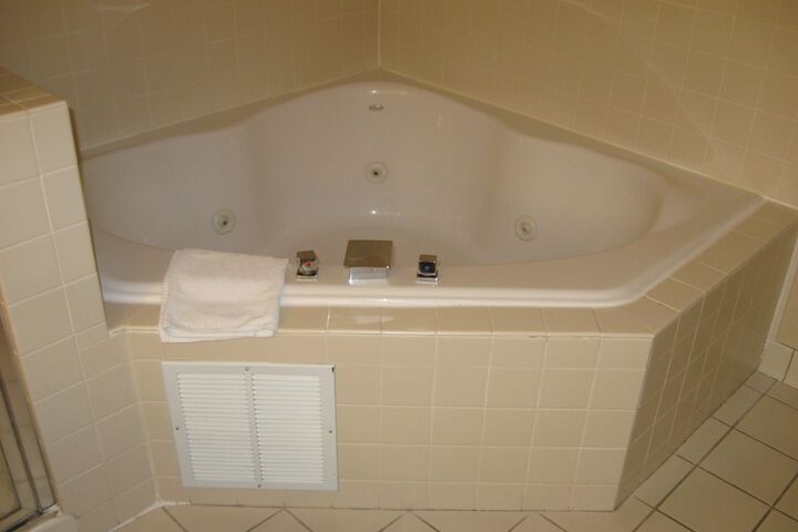 Hot Tub 49 of 50