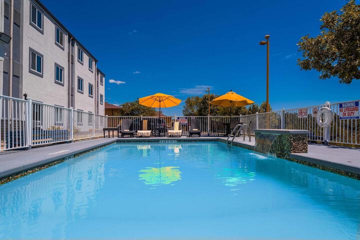 Studio Z an Ascend Collection Hotel
