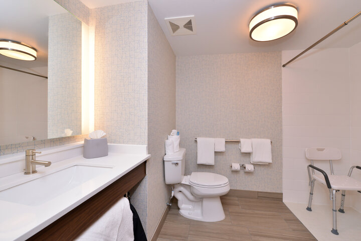 Room 6 of 12