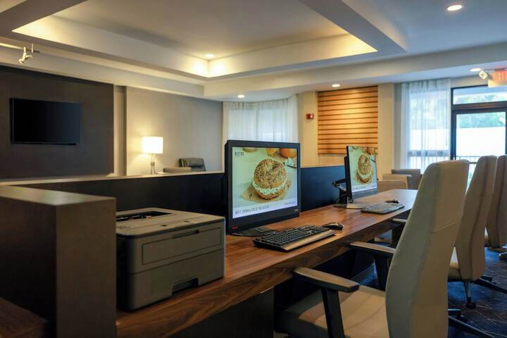 Courtyard by Marriott North Charleston Airport / Coliseum