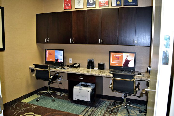 Business Center 29 of 29