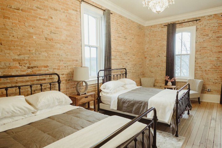 Room 5 of 23