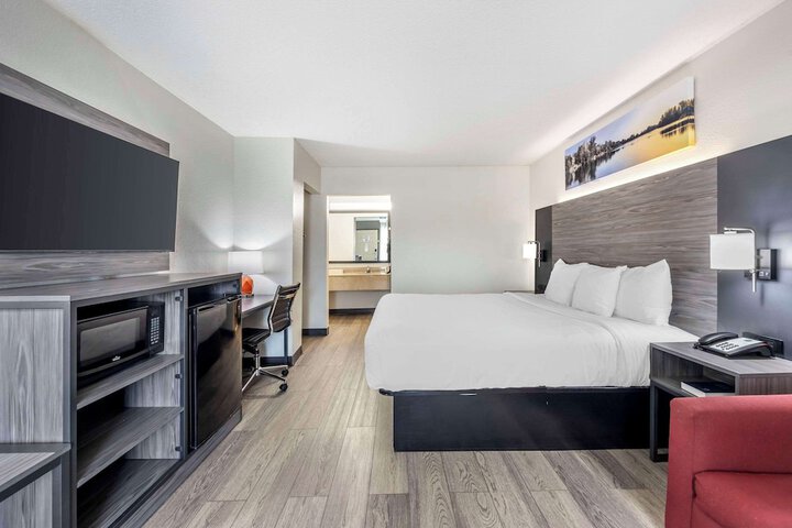 Room 10 of 50