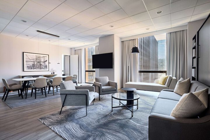 Room 82 of 162