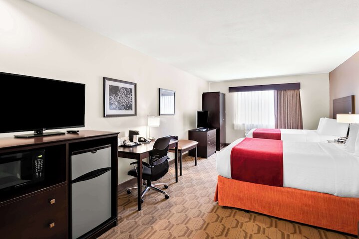 Room 25 of 37