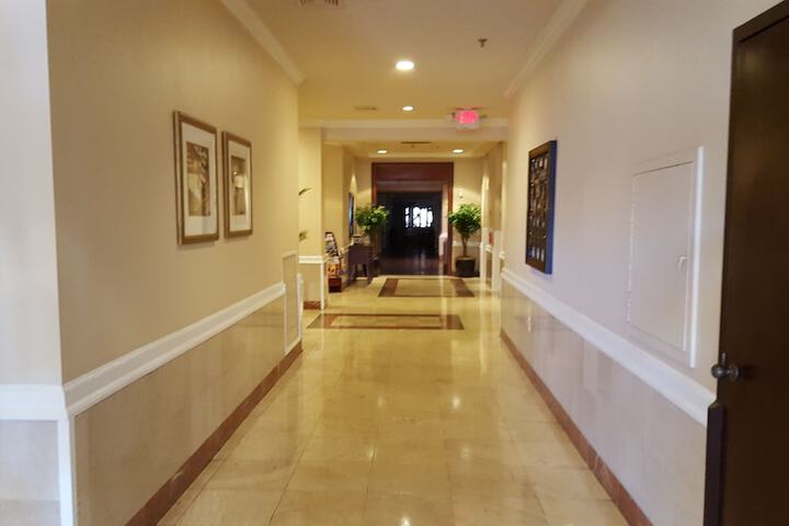 Ballroom/Hall 14 of 18