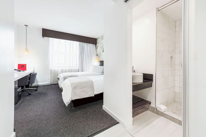 Room 43 of 112