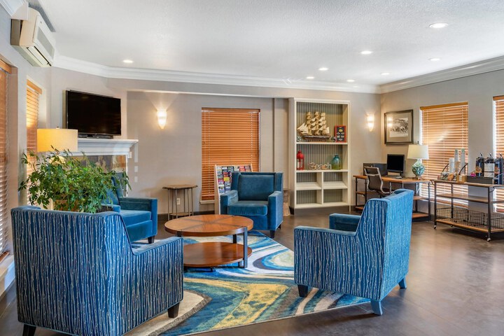 Elizabeth Oceanfront Suites an Ascend Collection Hotel